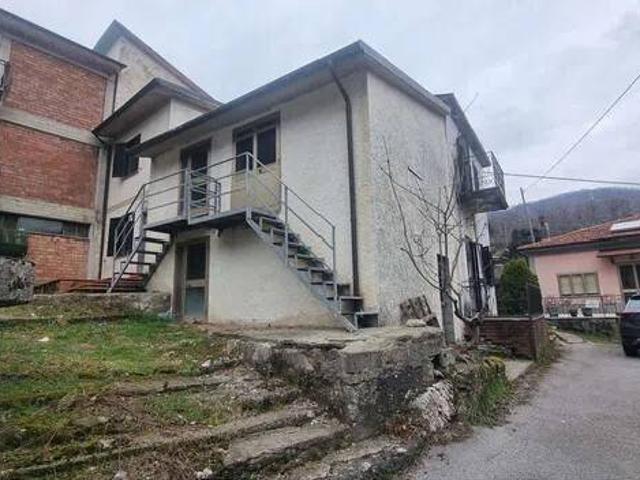 Villa Indipendente in vendita a Vagli Sopra, Vagli Sotto
