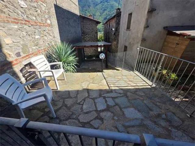 Villa Indipendente in vendita a Fontana delle Monache, Vagli Sotto
