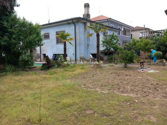 Villa Indipendente in vendita a Vaiano Cremasco, Lombardia