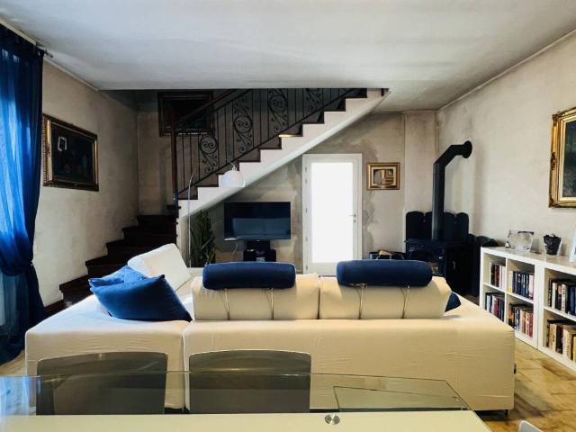 Villa Indipendente in vendita a Vaiano Cremasco, Lombardia