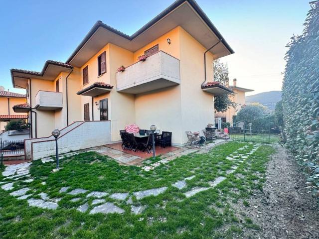 Villa Indipendente in vendita a Sofignano, Vaiano