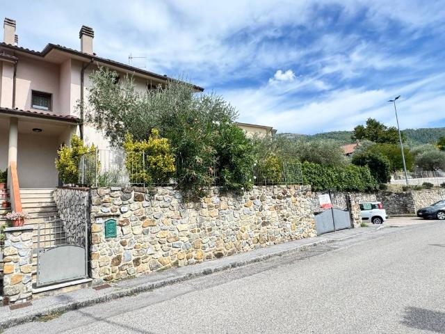 Villa Indipendente in vendita a Le Fornaci di Sofignano, Vaiano