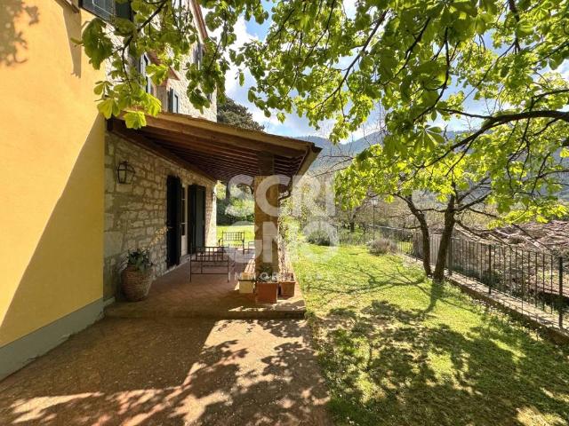 Villa Indipendente in vendita a Vaiano, Toscana