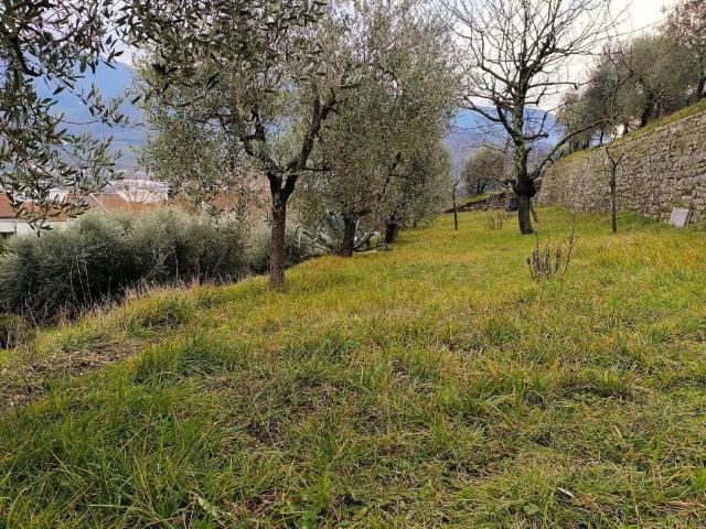 Villa Indipendente in vendita a Vaiano, Toscana