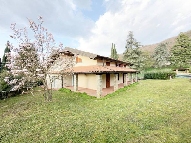 Villa Indipendente in vendita a Sofignano, Vaiano
