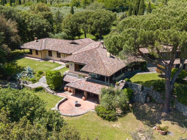 Villa Indipendente in vendita a Schignano, Vaiano