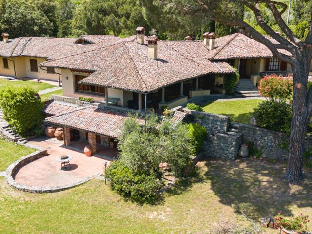 Villa Indipendente in vendita a Schignano, Vaiano