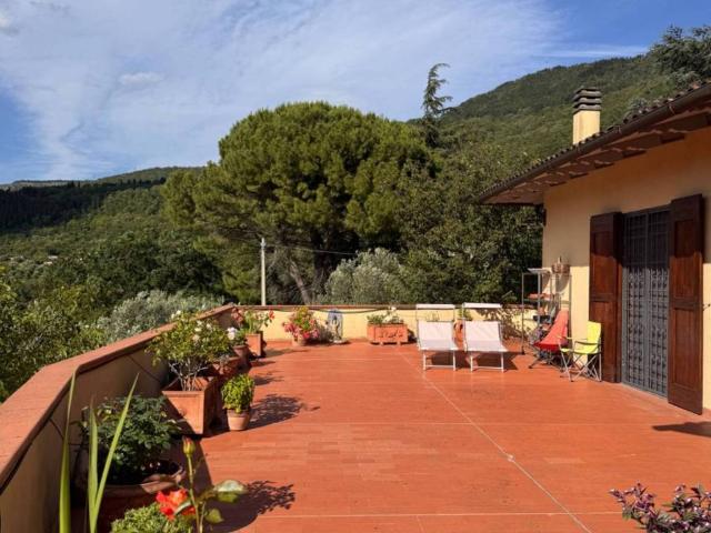 Villa Indipendente in vendita a Gamberame, Vaiano