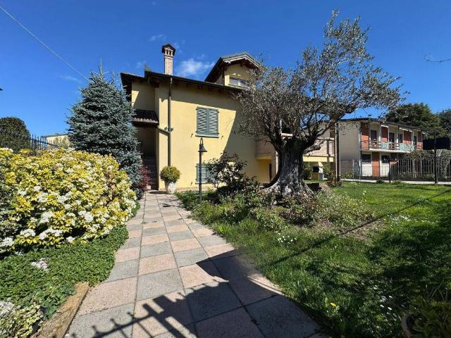 Villa Indipendente in vendita a Vailate, Lombardia