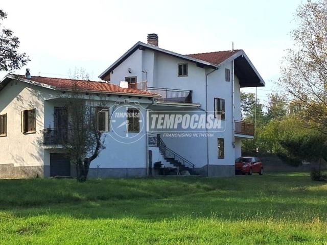 Villa Indipendente in vendita a Unione Montana di Comuni delle Valli di Lanzo, Ceronda e Casternone, Piemonte
