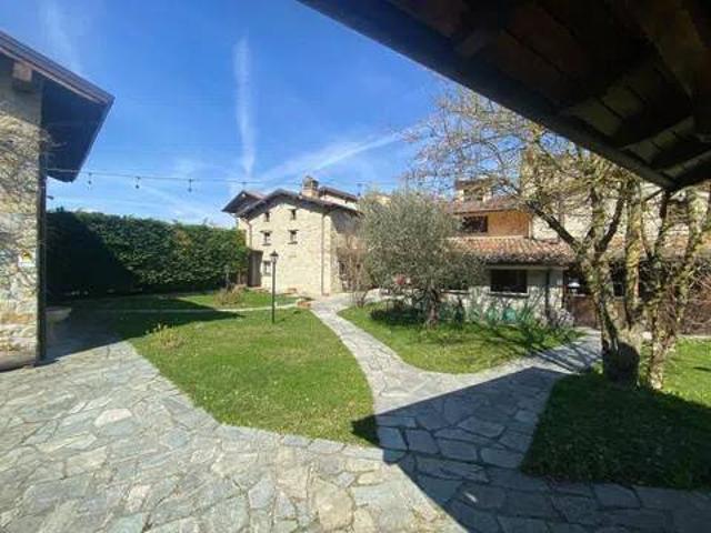 Villa Indipendente in vendita a Casa Ponte, Val di Nizza