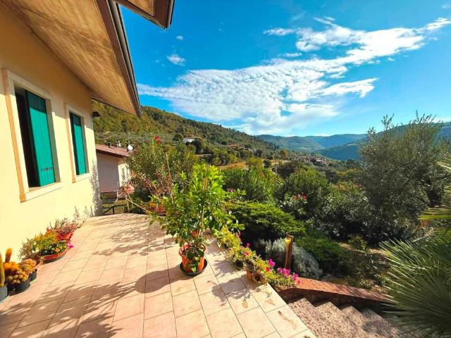Villa Indipendente in vendita a Corrubbio, Pederiva