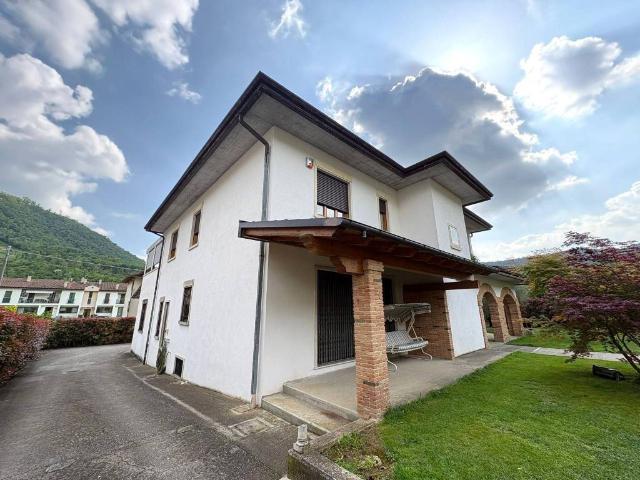 Villa Indipendente in vendita a Val Liona, Pederiva