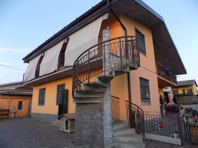 Villa Indipendente in vendita a Mozzo, Lombardia