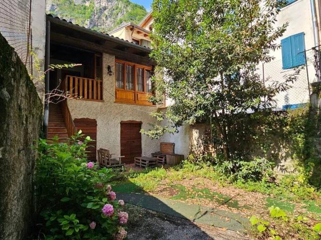 Villa Indipendente in vendita a Valstagna, Vicenza