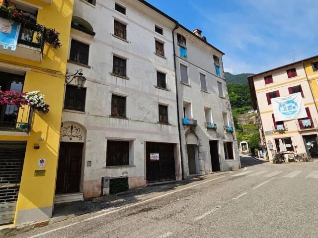 Villa Indipendente in vendita a Valstagna, Veneto