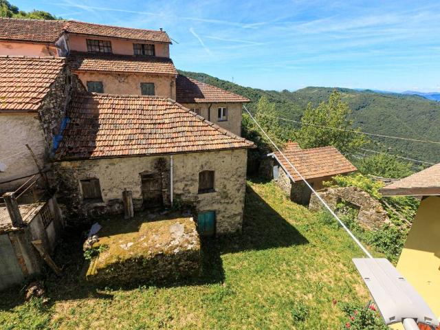 Villa Indipendente in vendita a Vobbia, Liguria