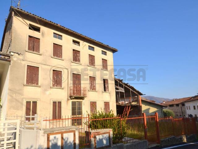 Villa Indipendente in vendita a Valdagno, Veneto