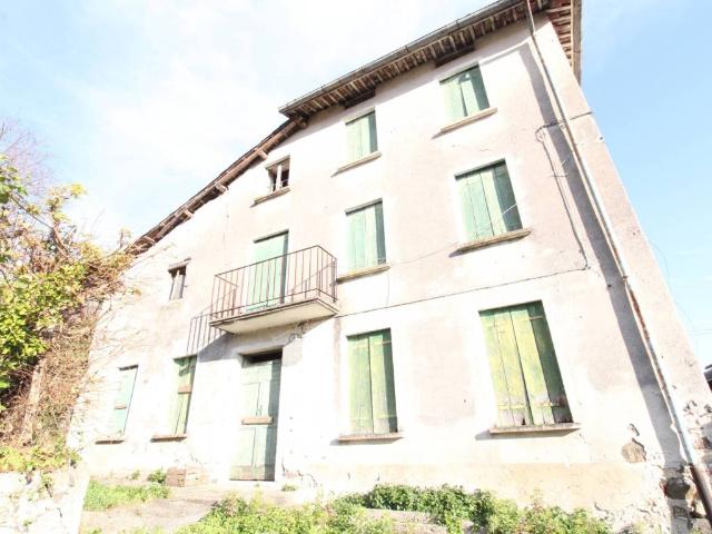 Rustico in vendita a Valdagno, Veneto