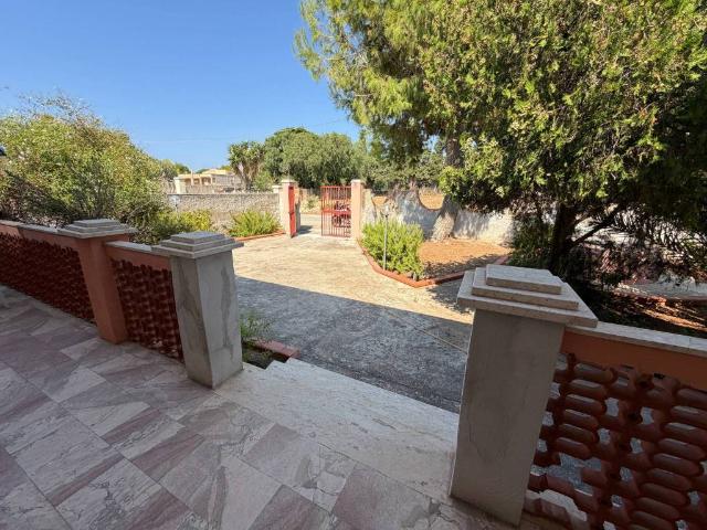 Villa Indipendente in vendita a Valderice, Sicilia