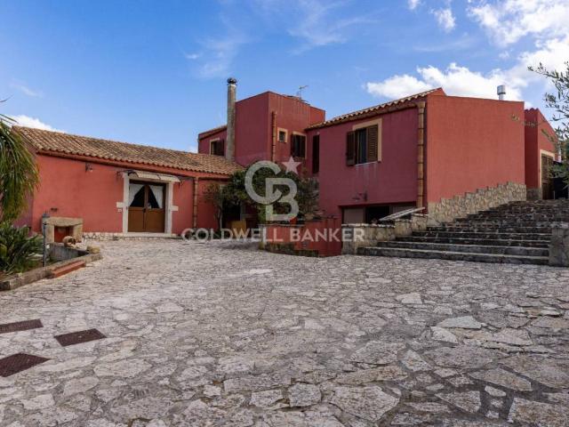 Villa Indipendente in vendita a Valderice, Sicilia