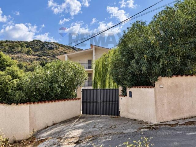 Villa Indipendente in vendita a Valderice, Trapani