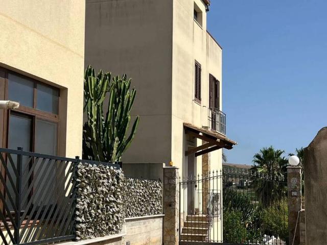 Villa Indipendente in vendita a Valderice, Sicilia