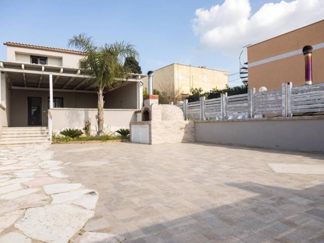 Villa Indipendente in vendita a Valderice, Sicilia