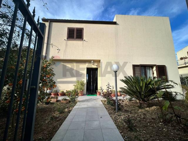 Villa Indipendente in vendita a Sant'Andrea, Valderice