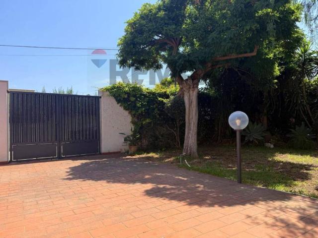 Villa Indipendente in vendita a Valderice, Sicilia