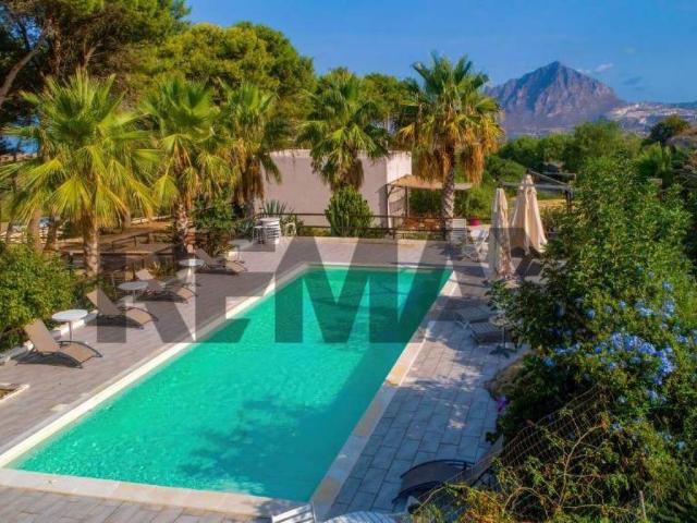 Villa Indipendente in vendita a Valderice, Sicilia