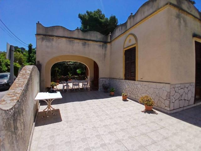 Villa Indipendente in vendita a Sant'Andrea, Valderice