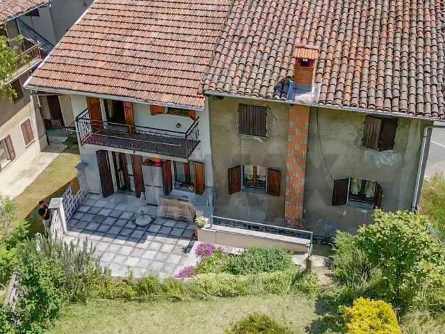 Villa Indipendente in vendita a Valdilana, Piemonte