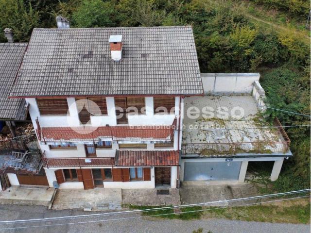 Villa Indipendente in vendita a Valdilana, Piemonte