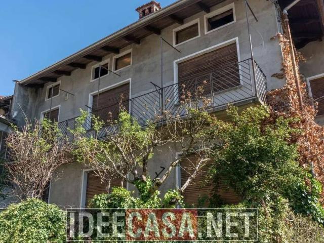Villa Indipendente in vendita a Valdilana, Piemonte