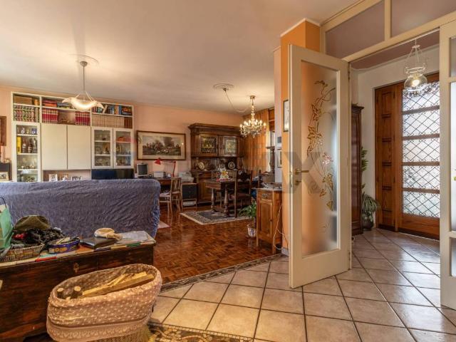 Villa Indipendente in vendita a Valdilana, Piemonte