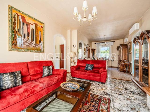 Villa Indipendente in vendita a Valdobbiadene, Veneto