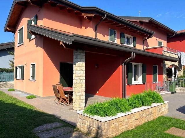Villa Indipendente in vendita a Valeggio sul Mincio, Verona