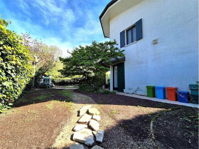 Villa Indipendente in vendita a Borghetto, Valeggio Sul Mincio