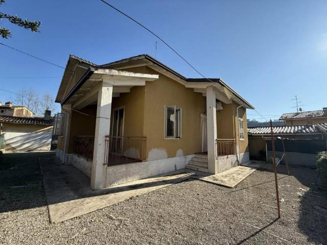 Villa Indipendente in vendita a Borghetto, Valeggio Sul Mincio
