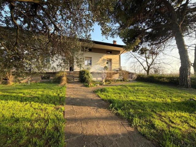 Villa Indipendente in vendita a Borghetto, Valeggio Sul Mincio