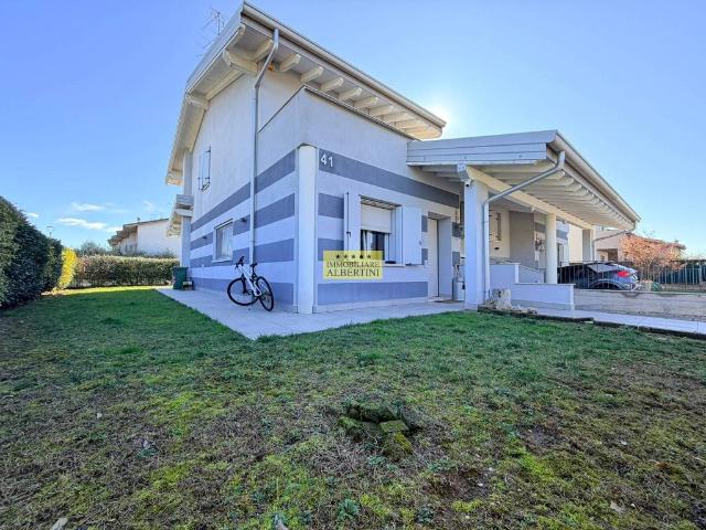 Villa Indipendente in vendita a Borghetto, Valeggio Sul Mincio