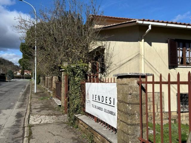 Villa Indipendente in vendita a Valentano, Lazio