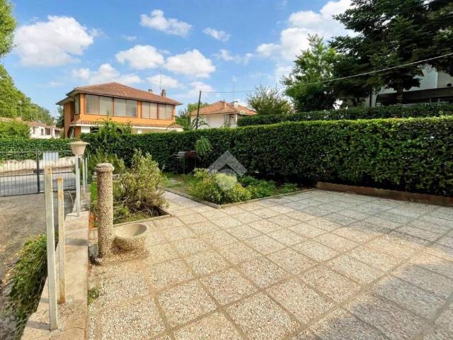 Villa Indipendente in vendita a Valentano, Lazio