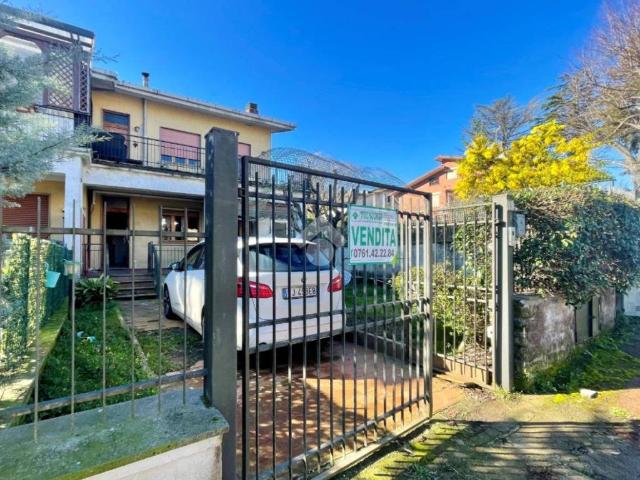 Villa Indipendente in vendita a Valentano, Lazio