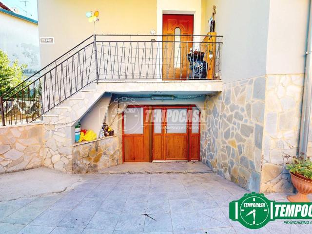 Villa Indipendente in vendita a Fontanile, Valenza