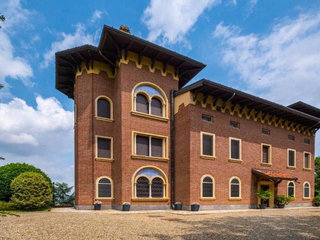 Villa Indipendente in vendita a Valenza, Alessandria