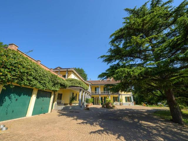 Villa Indipendente in vendita a Valenza, Alessandria