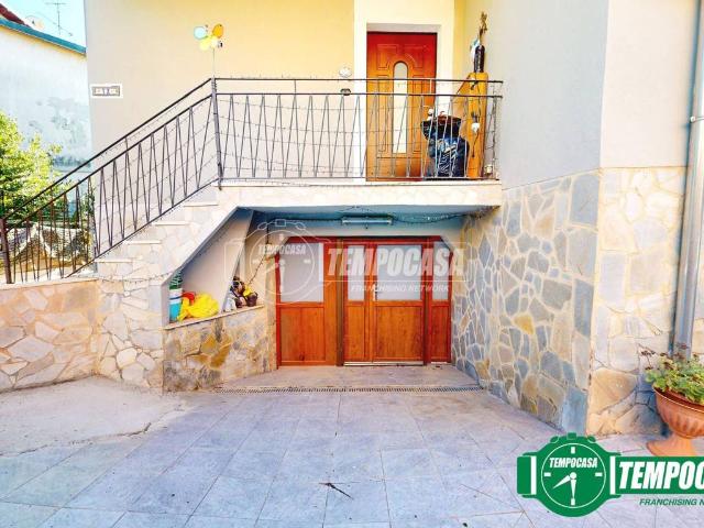 Villa Indipendente in vendita a Fontanile, Piemonte