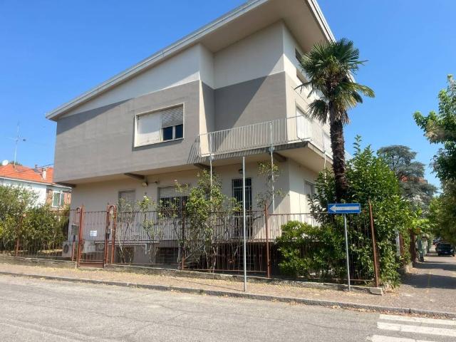 Villa Indipendente in vendita a Fontanile, Piemonte